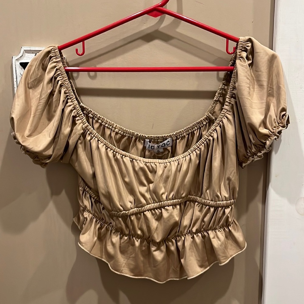 New with tags!! Tic Toc brand cropped top.